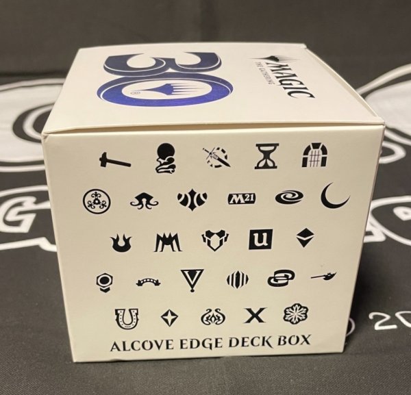 画像2: 《実物写真掲載商品》《30th Anniversary》《ウルトラ・プロ》 《Alcove Edge Deck Box》《状態:未使用・箱痛み有り》 (2)