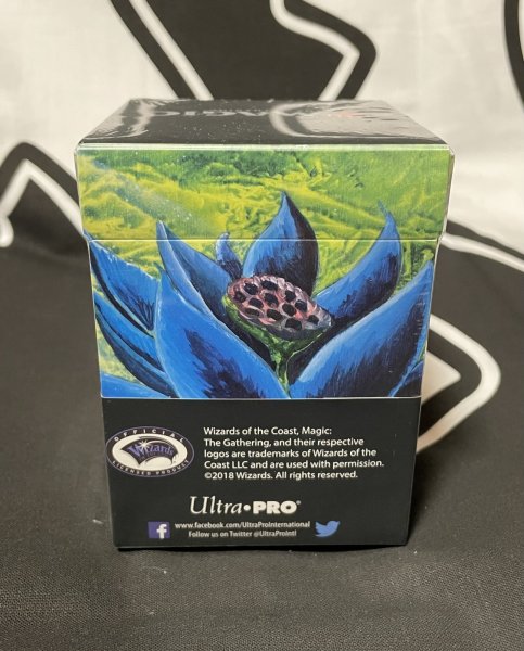 画像2: 《実物写真掲載商品》《大型デッキボックス》《ウルトラ・プロ》Black Lotus《状態:未開封 外箱微傷》 (2)